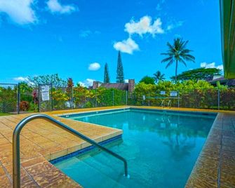 Home Away From Home - Princeville - Pool