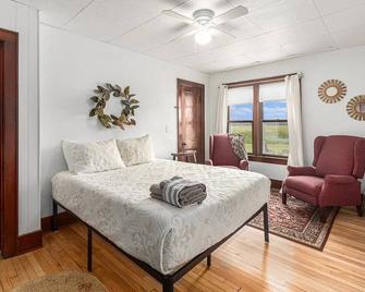 Fall/Winter Promo, Book 3 Nights And Receive The Third Night Free! Sleeps 10 - Pentwater - Habitación