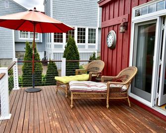 Artist's Studio turned Guest House Sleeps up to 3 - Rockport - Patio