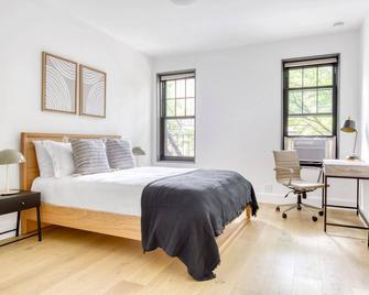 Trendy BK Heights 2BR w/ W/D & Elevator, nr Promenade, by Blueground - Brooklyn - Bedroom