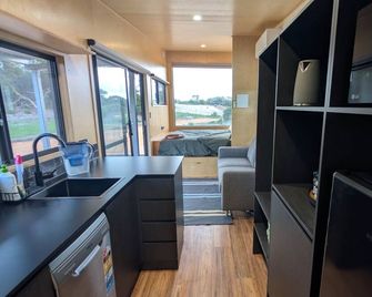 Nine77 - Tiny Home Retreat - Esperance