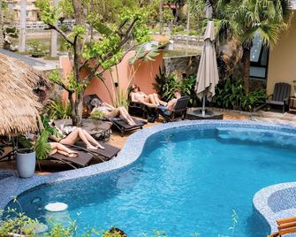 Victory Homestay - Ninh Binh - Pool