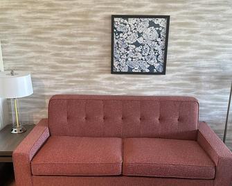 Home2 Suites by Hilton Racine - Sturtevant - Living room