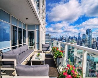 Skyline Royale Penthouse - Downtown Toronto - Cn Tower View, Balcony, Pool, Hot Tub - Toronto - Balcone