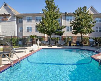Residence Inn Houston Sugar Land/Stafford - Stafford - Басейн