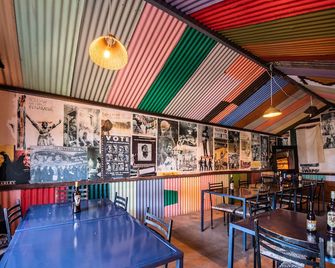 Etosha Safari Camping2Go - Ombika - Bar