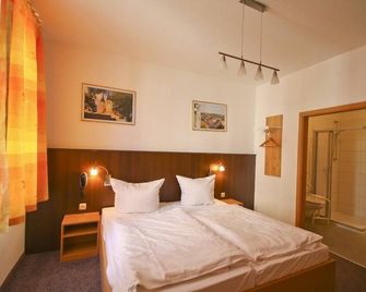 Pension bei der Marienkirche - Mühlhausen - Slaapkamer