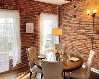 Glens Falls City Loft - All New Inside! - Glens Falls - Eetruimte