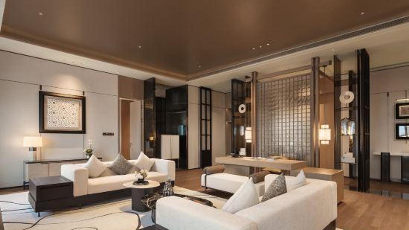 Lung Chuen International Hotel