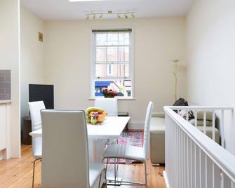Dale Street Apartments Suite - Leamington Spa - Dining room