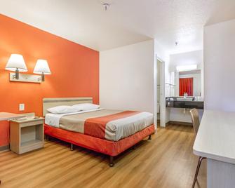 Motel 6 Phoenix West - Phoenix - Bedroom