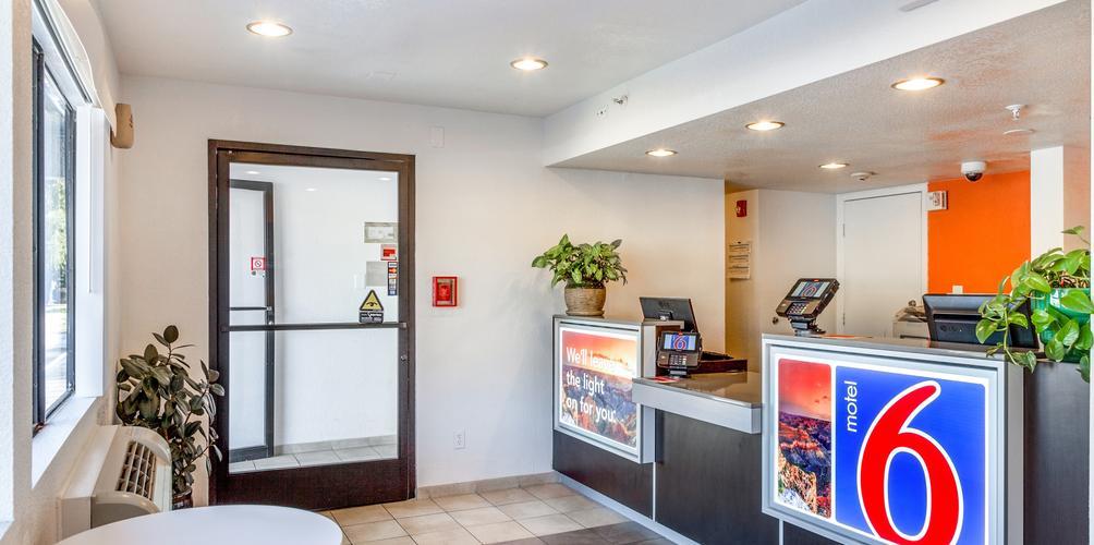 Motel 6 Phoenix West $67 ($̶9̶7̶). Phoenix Hotel Deals & Reviews - KAYAK