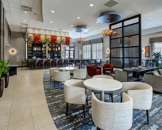 Embassy Suites by Hilton Columbus Airport - Columbus - Bar