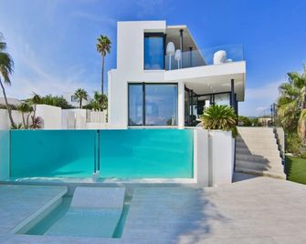 Striking Villa With Terraced Garden - Sant Josep de sa Talaia - Piscine