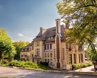 Chateau De La Tour - Gouvieux - Edificio