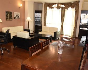 Diplomat Luxury Furnished Apartments - Addis Abeba - Stue