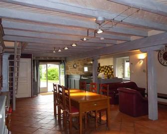 Barn built in 1814 located between the Maronne and the Dordogne valley - Argentat - Essbereich