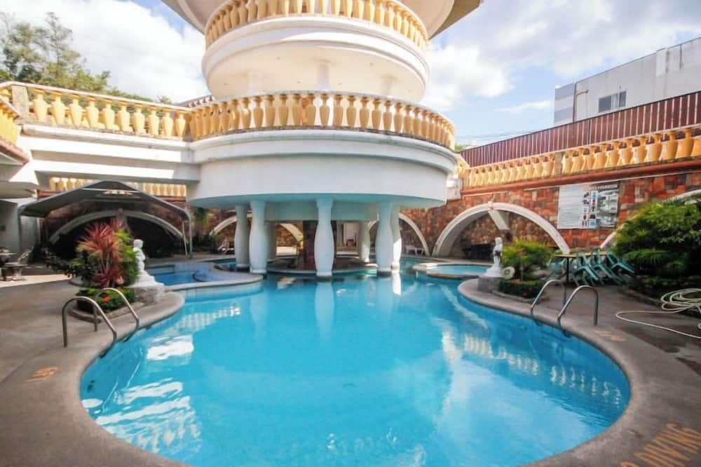 Casablanca Hotel Condominium Resort Bar & Restaurant - Subic Bay Freeport Zone - Pool