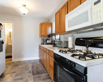 Respite from Reality - Etlan - Kitchen