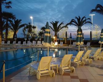 Hotel Florida - אלגרו - בריכה