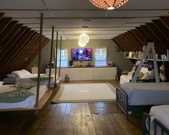 Beach Loft - Duxbury - Bedroom