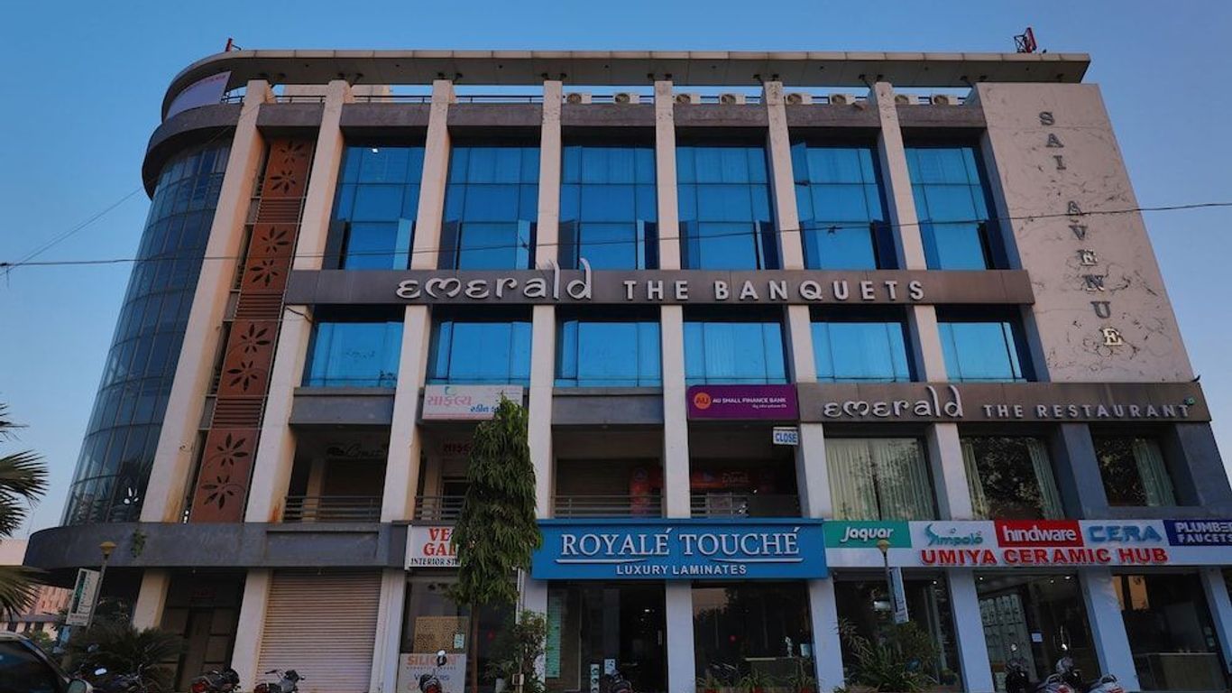 OYO 10265 Hotel Galaxy