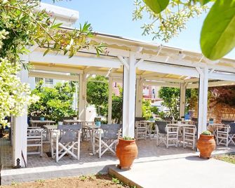 Akrogiali Hotel - Skala - Patio