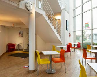Hôtel F1 Reims Tinqueux - Tinqueux - Restaurante