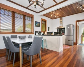 Cosy Cbd Cottage Hamilton - Central, Well Equipped - Hamilton - Dining room