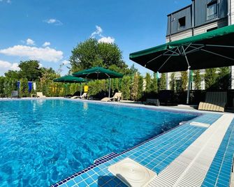 Rich Park Hotel - Tashkent - Piscina
