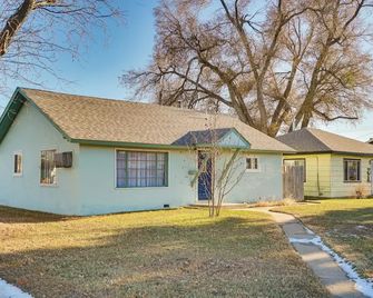 Sidney Vacation Rental With Fenced-in Ya - Sidney - Building
