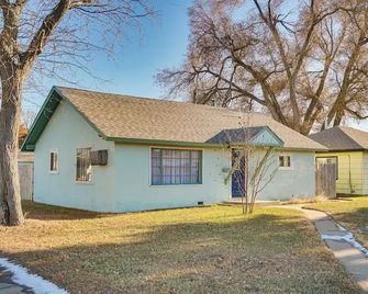 Sidney Vacation Rental w/ Fenced-In Yard! - Sidney - Building