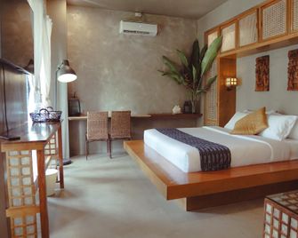 La Luma Café, Cabins, and Hotel - Sorsogon City - Bedroom