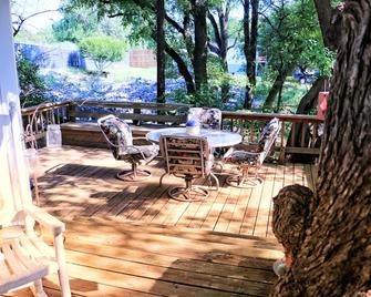 Comfy Lake Texoma Cabins - Pottsboro - Patio