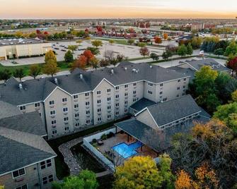 Extended Stay Premier Suite Cottage, Stoney Creek Des Moines, Free Breakfast - Johnston - Gebouw