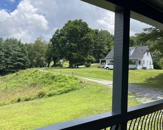 Blue Ridge Bound Cabin 328 - Floyd - Balcony