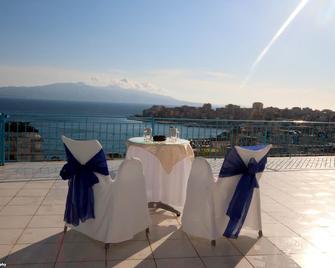 Olympia Hotel - Sarandë - Balcón