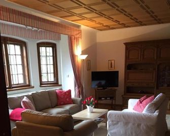 Villa Tadina Ferienwohnungen Mariazell - Mariazell - Living room