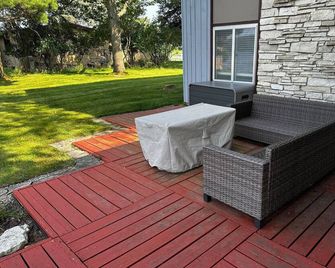 Lake Home perfect for families in a quiet Lake Antoine neighborhood. - Iron Mountain - Patio