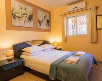 Dead Sea Sun Guest House - Arad - Habitación