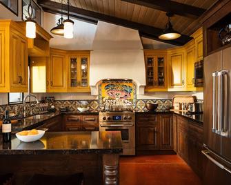La Lomita Ranch - San Luis Obispo - Kitchen