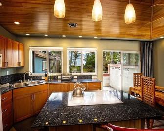 Bamboo 2: 2bdrm/2 ba at Tiki Moon Villas - Laie - Kitchen