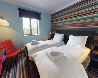 Village Hotel Birmingham Dudley - Dudley - Ložnice