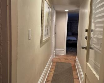 Cozy Historic Avenues Studio Luxurious Sheets 2 min Downtown, 20 min to Resorts. - Salt Lake City - Couloir