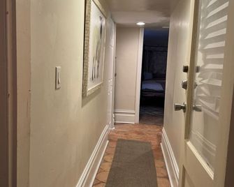 Cozy Historic Avenues Studio Luxurious Sheets 2 min Downtown, 20 min to Resorts. - Salt Lake City - Pasillo