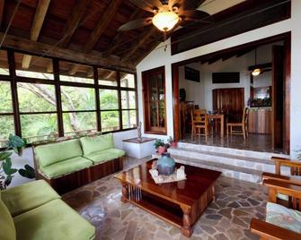 Mango Creek Lodge - Oak Ridge - Sala de estar