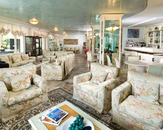 Hotel Des Nations - Vintage Hotel sul mare - Riccione