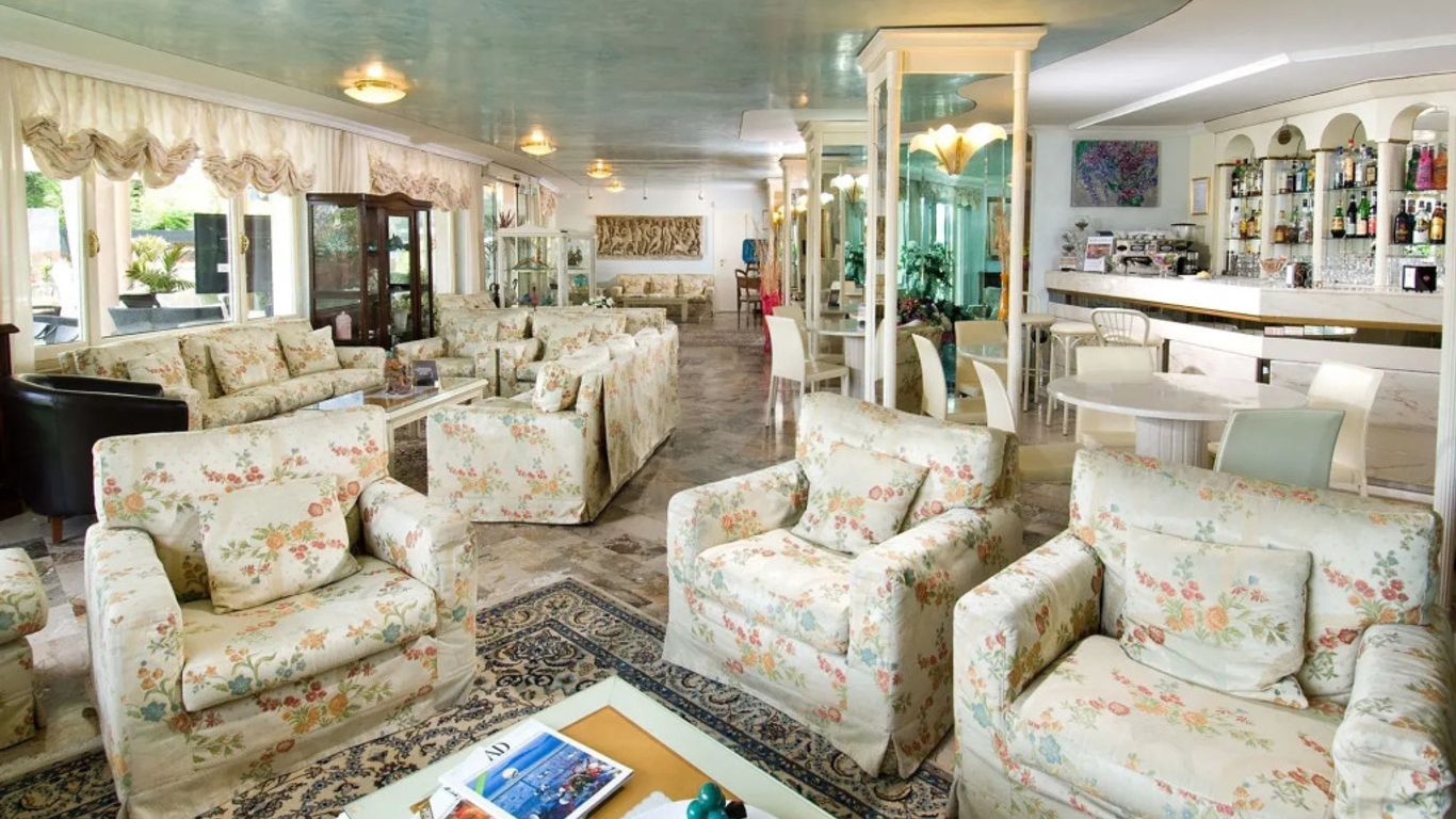 蘇瑪雷國度酒店 - 里喬內