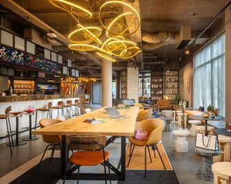 Moxy Paris Clamart - Clamart - Restaurace