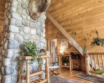 3 miles from downtown Holland 12 miles from Saugatuck 7 miles to Lake Mich - Holland